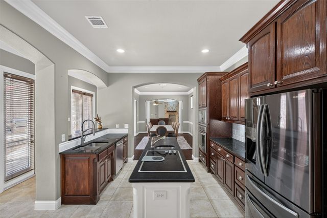 3801 Park Manor Court, Arlington, TX 76017