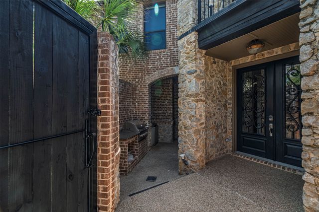 3801 Park Manor Court, Arlington, TX 76017