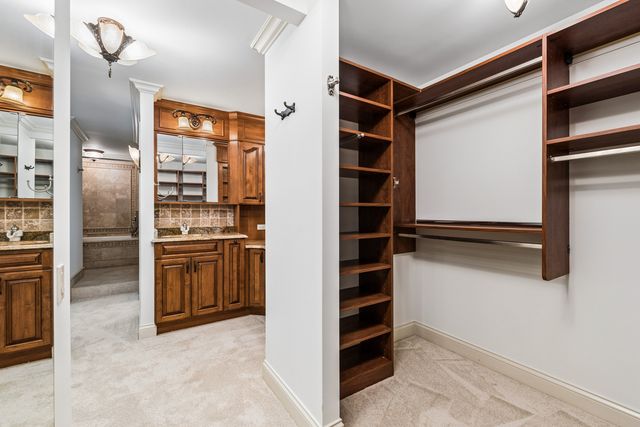 200 E Delaware Place 4DE, Chicago, IL 60611