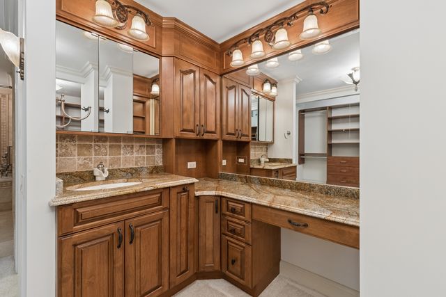 200 E Delaware Place 4DE, Chicago, IL 60611