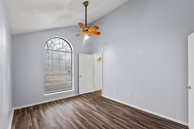 2540 Winter Oak Street, Dallas, TX 75227