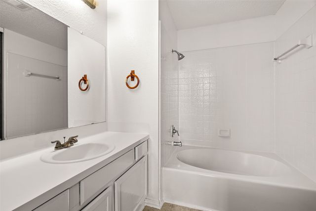 2540 Winter Oak Street, Dallas, TX 75227