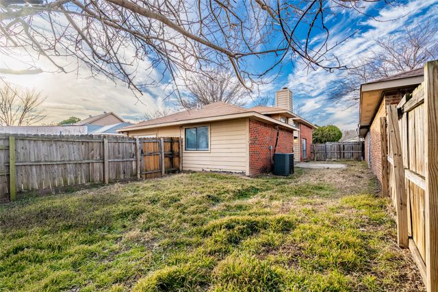 2540 Winter Oak Street, Dallas, TX 75227