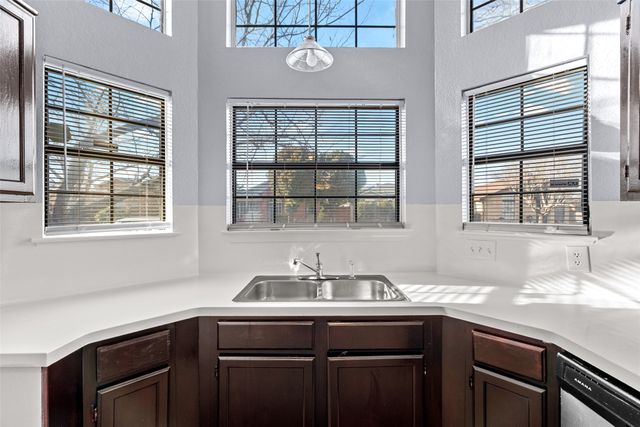 2540 Winter Oak Street, Dallas, TX 75227