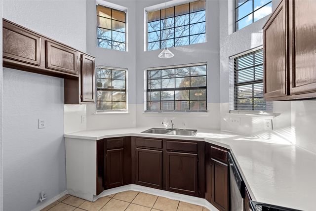 2540 Winter Oak Street, Dallas, TX 75227