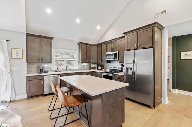 10 Walker Road, Piedmont, SC 29673