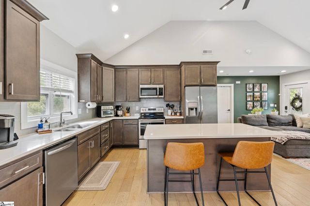 10 Walker Road, Piedmont, SC 29673