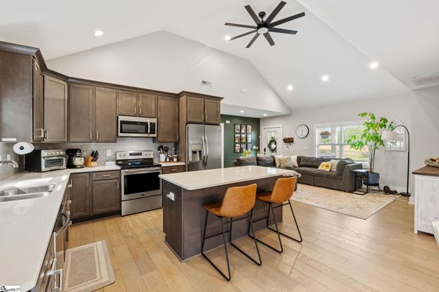 10 Walker Road, Piedmont, SC 29673