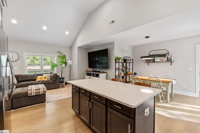 10 Walker Road, Piedmont, SC 29673