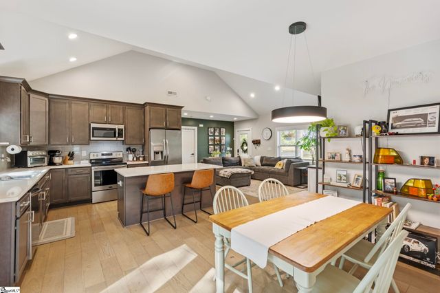 10 Walker Road, Piedmont, SC 29673