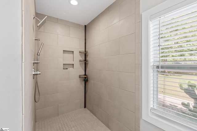 10 Walker Road, Piedmont, SC 29673