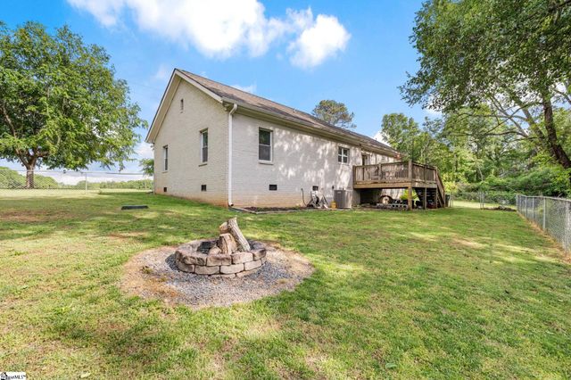 10 Walker Road, Piedmont, SC 29673