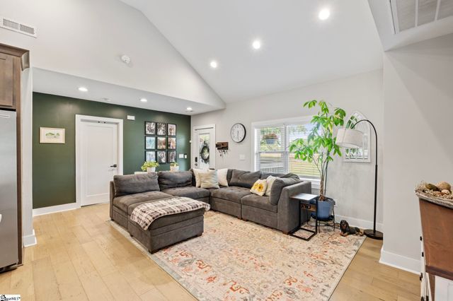 10 Walker Road, Piedmont, SC 29673