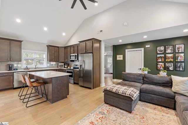 10 Walker Road, Piedmont, SC 29673