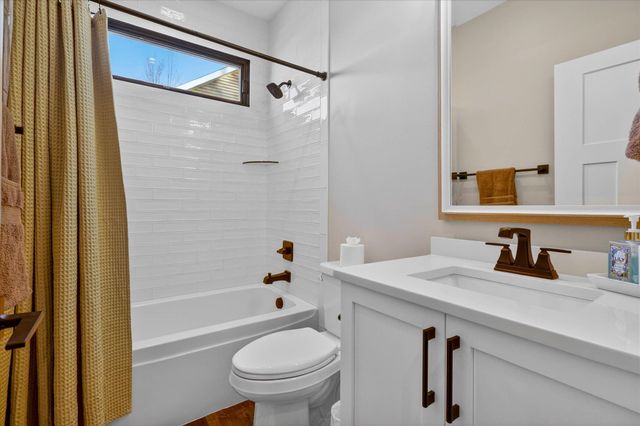 53736 Terre Verde Hills Court, South Bend, IN 46628