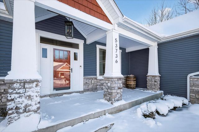 53736 Terre Verde Hills Court, South Bend, IN 46628