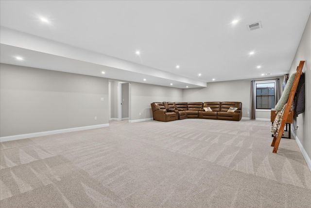 53736 Terre Verde Hills Court, South Bend, IN 46628