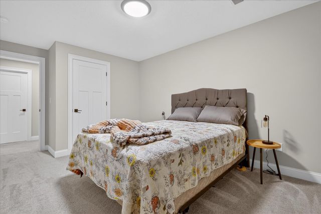 53736 Terre Verde Hills Court, South Bend, IN 46628