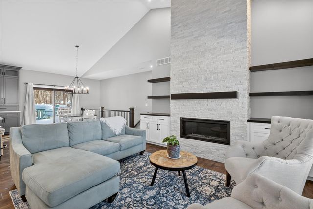 53736 Terre Verde Hills Court, South Bend, IN 46628