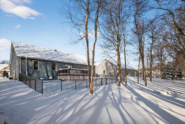 53736 Terre Verde Hills Court, South Bend, IN 46628