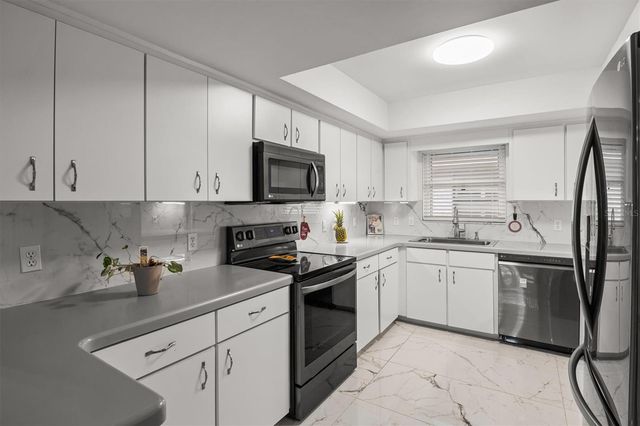 416 BARBADOS CIRCLE, Lakeland, FL 33803