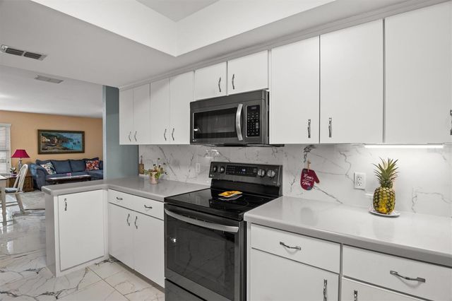 416 BARBADOS CIRCLE, Lakeland, FL 33803