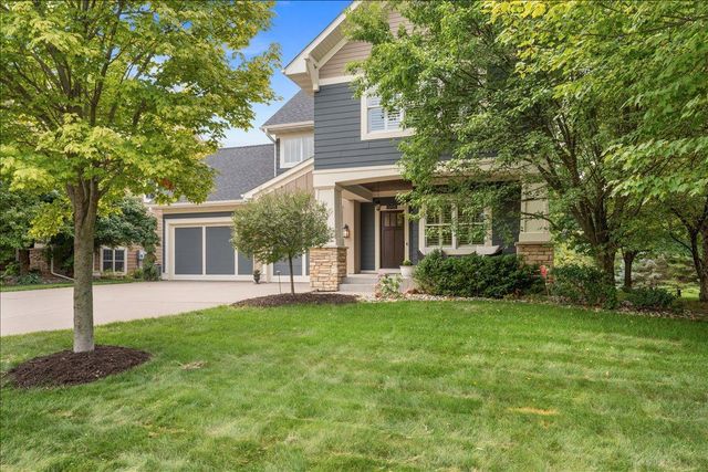 11605 Ivywood Trail, Woodbury, MN 55129