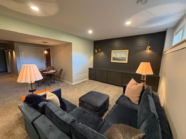 11605 Ivywood Trail, Woodbury, MN 55129