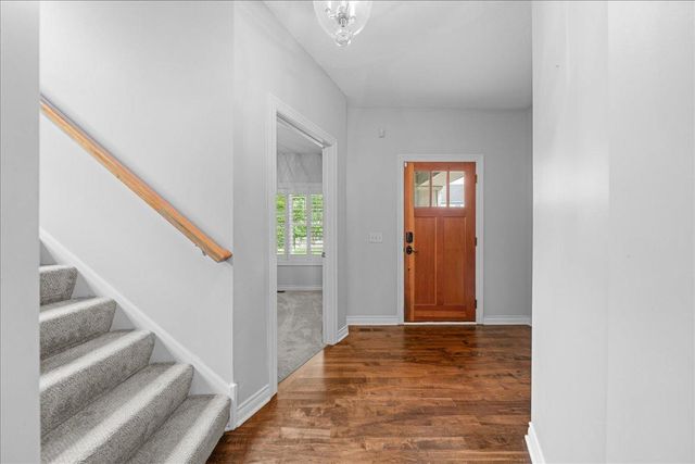 11605 Ivywood Trail, Woodbury, MN 55129