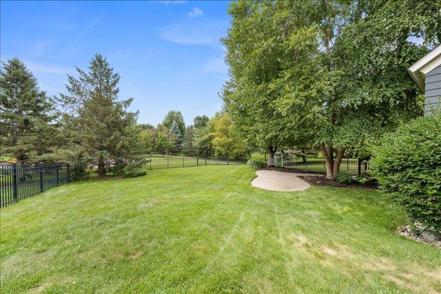 11605 Ivywood Trail, Woodbury, MN 55129