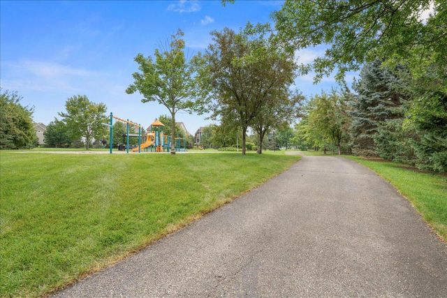 11605 Ivywood Trail, Woodbury, MN 55129