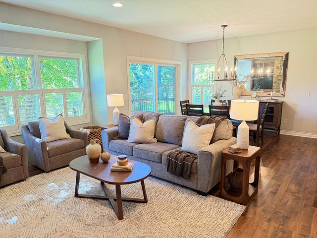 11605 Ivywood Trail, Woodbury, MN 55129