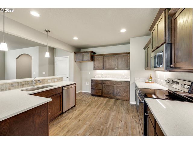 1631 22ND Ave, Forest Grove, OR 97116