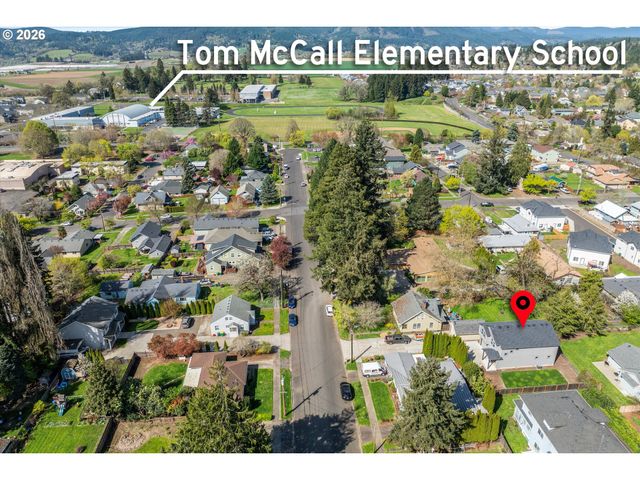 1631 22ND Ave, Forest Grove, OR 97116