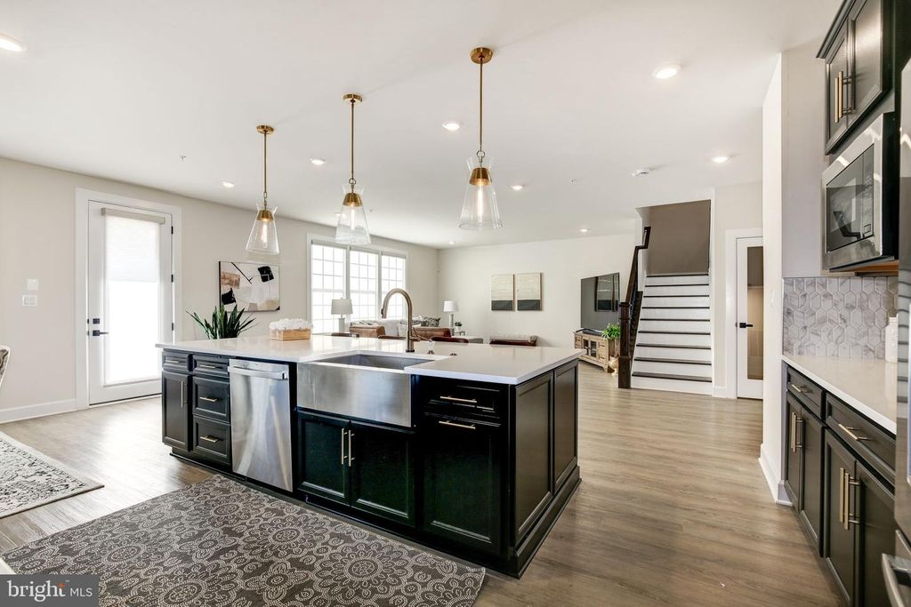 Image 23 of property listing at 6547 CLUBHOUSE DR, Laurel, MD 20708