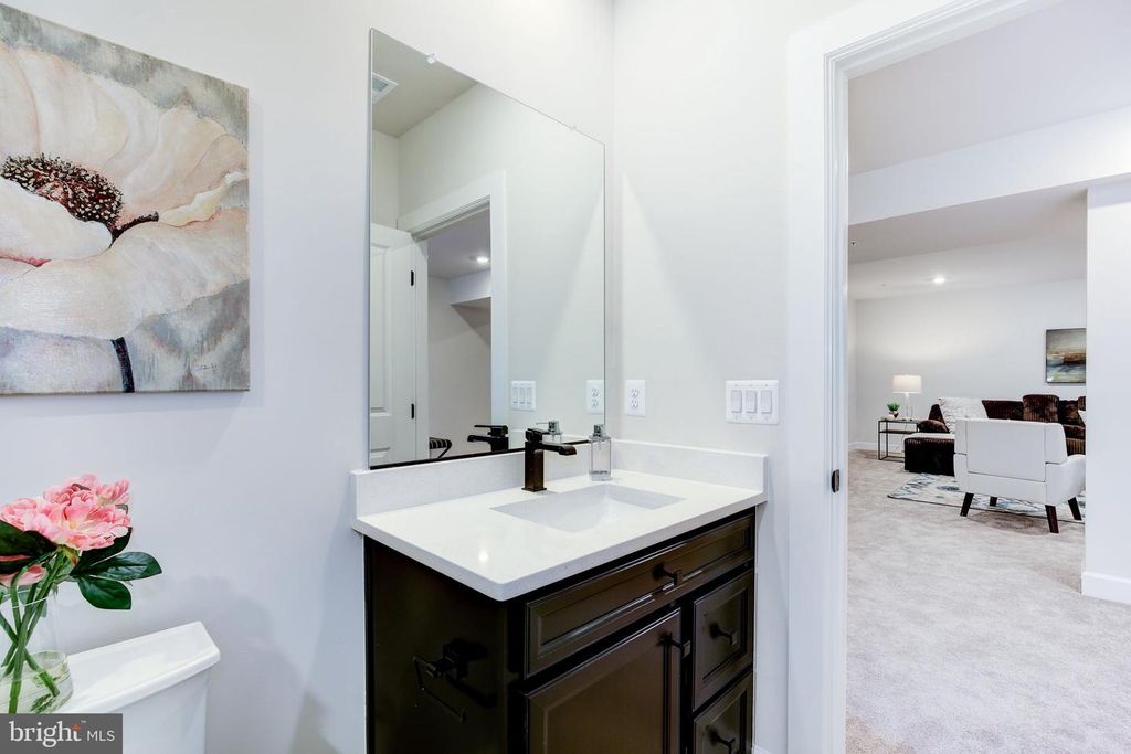 Image 67 of property listing at 6547 CLUBHOUSE DR, Laurel, MD 20708