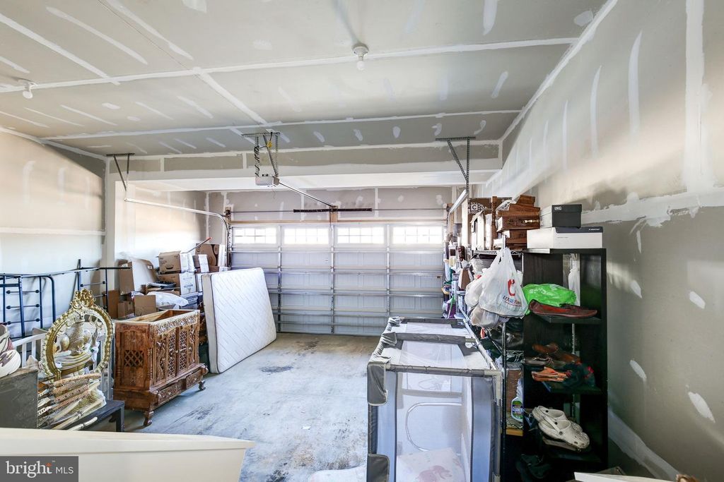 Image 78 of property listing at 6547 CLUBHOUSE DR, Laurel, MD 20708