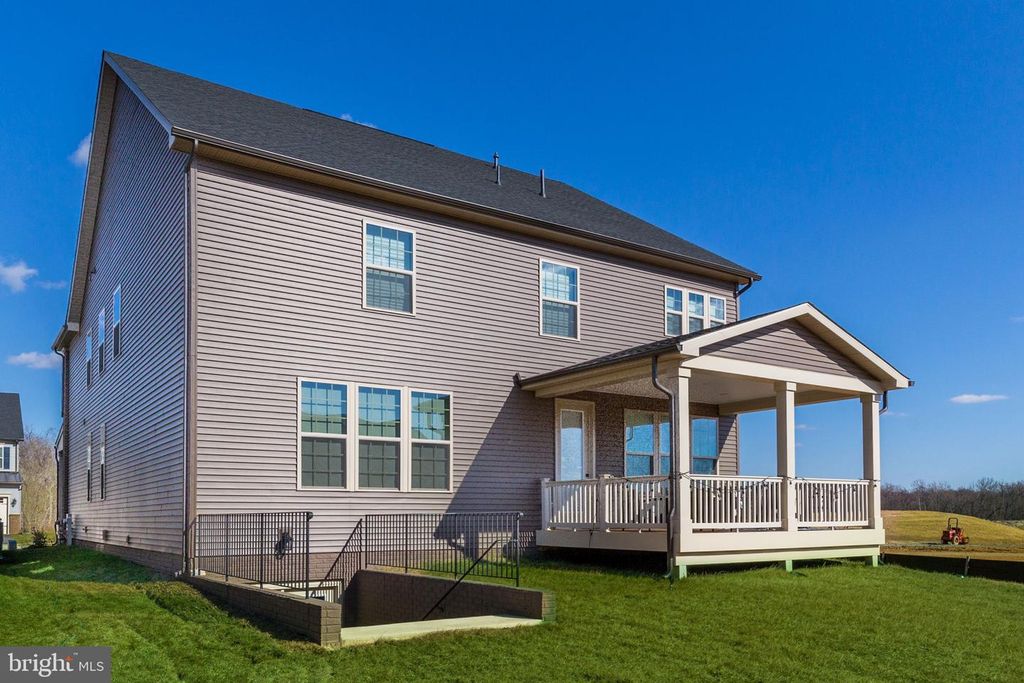 Image 80 of property listing at 6547 CLUBHOUSE DR, Laurel, MD 20708