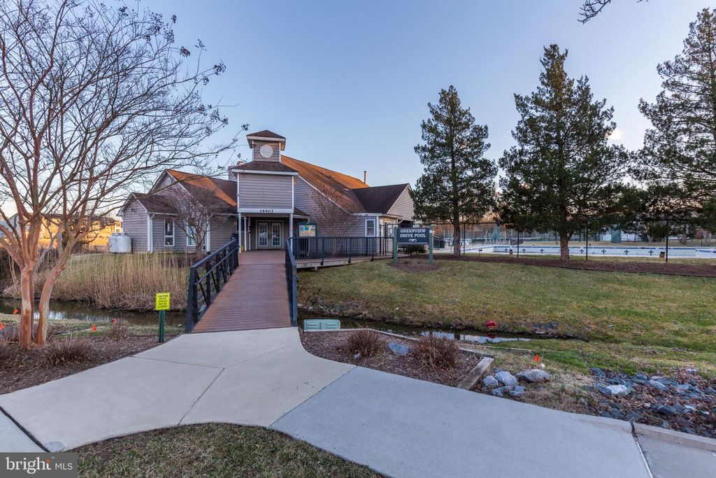 Image 85 of property listing at 6547 CLUBHOUSE DR, Laurel, MD 20708