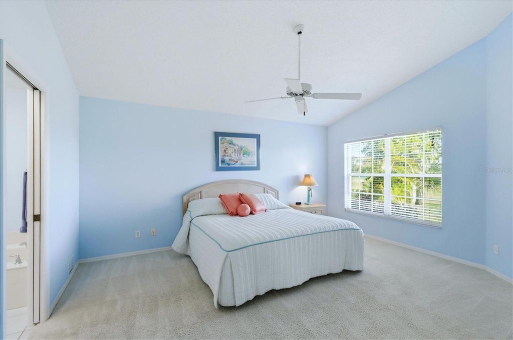 Image 16 of property listing at 1611 SLATE COURT, Venice, FL 34292