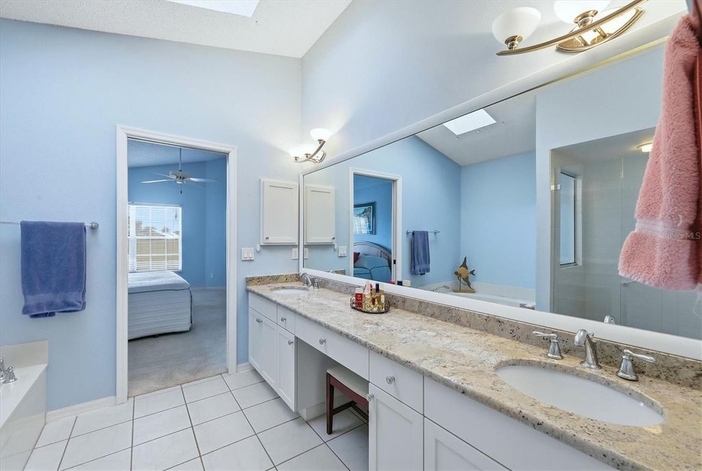 Image 21 of property listing at 1611 SLATE COURT, Venice, FL 34292