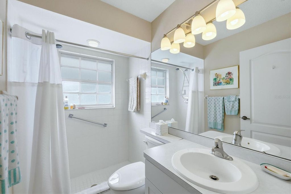 Image 25 of property listing at 1611 SLATE COURT, Venice, FL 34292