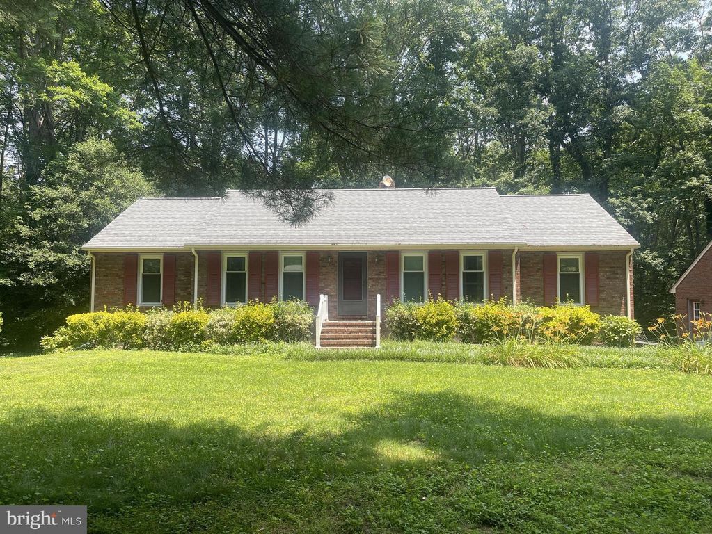 303 MONROE ST, Montross, VA 22520