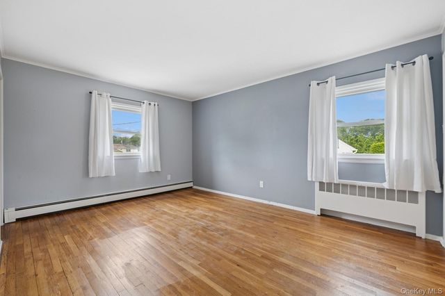 330 Grover Avenue E, Massapequa Park, NY 11762