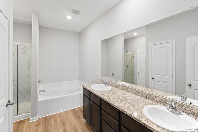 9303 Aniston Blf, Converse, TX 78109