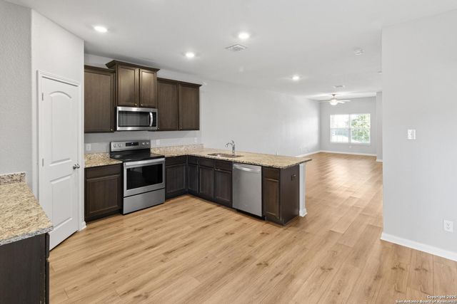 9303 Aniston Blf, Converse, TX 78109