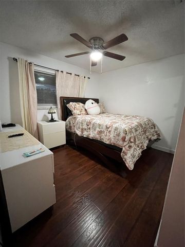 16 Spinning Wheel Lane, Tamarac, FL 33319