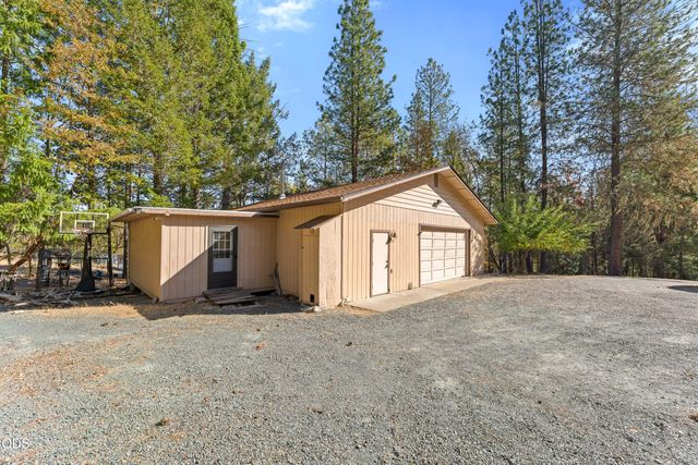 2600 Coed Place, Grants Pass, OR 97527