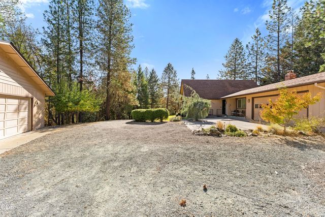 2600 Coed Place, Grants Pass, OR 97527
