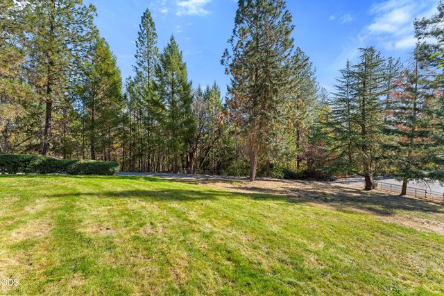 2600 Coed Place, Grants Pass, OR 97527
